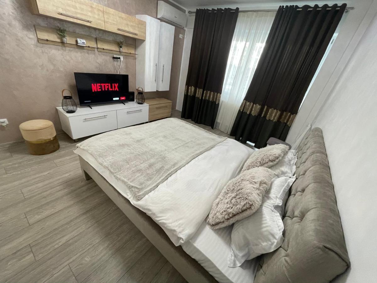Q Luxury Palas Mall Iasi Exteriör bild